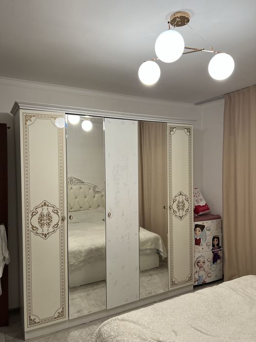 Шифоньер 5 дверь