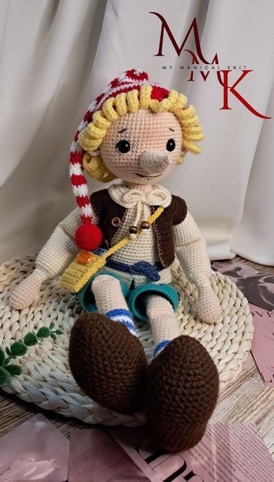 Вязаный Буратино ручной работы