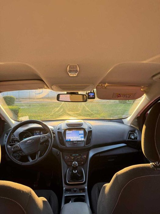 Vând Ford Kuga 2017, benzina, 10.550 euro negociabil