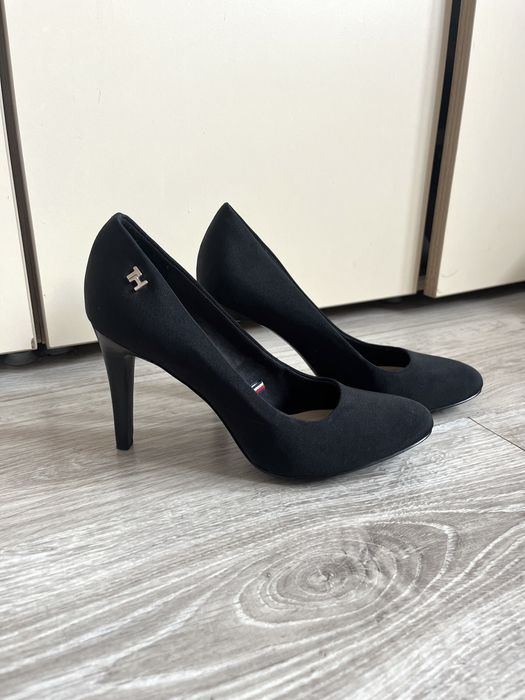 Tommy Hilfiger високи токове