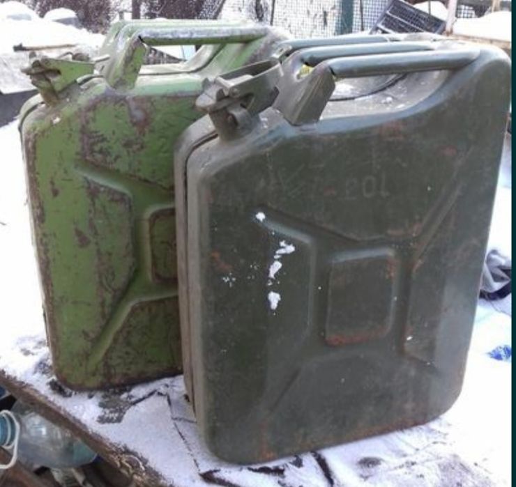 Канистры под ГСМ 20 литров