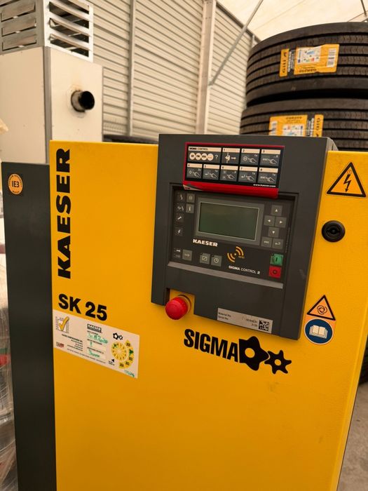 Vând compresor KAESER SK25
