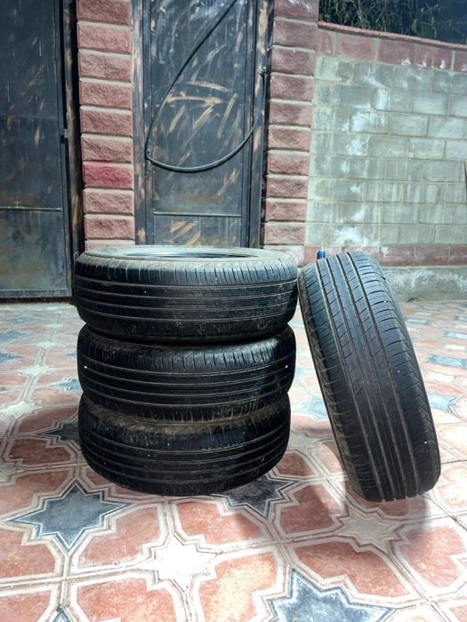 Шина шины 235/60/18