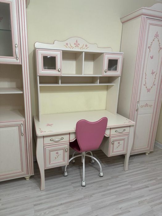 Гарнитур детский со столом.Россия