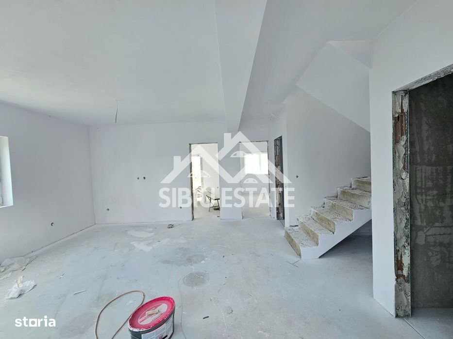 Casa 5 camere dormitor la parter