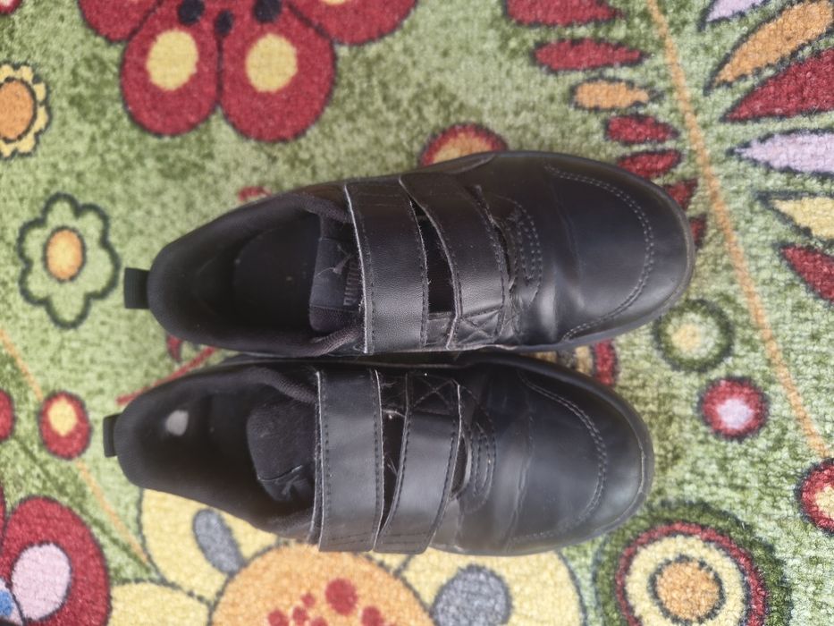Vand pantofi sport Puma marimea 31 si 32