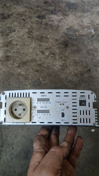 Инвертор 12v-240v