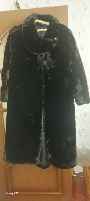 Продам верхнюю одежду