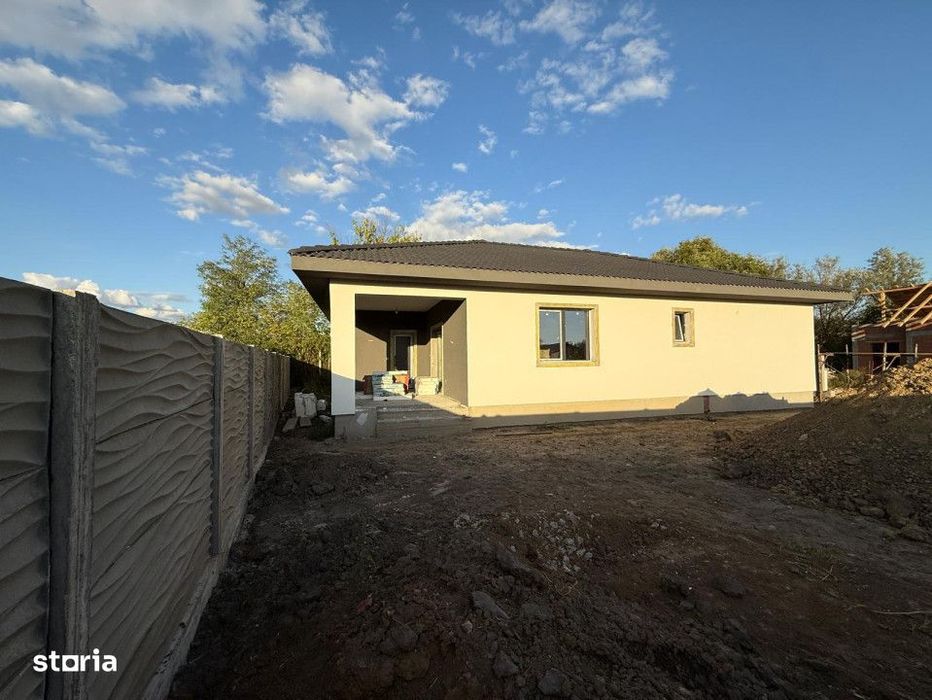 Casa individuala, 4 camere, 2 bai, 110 mp utili, 408mp teren - Utvin