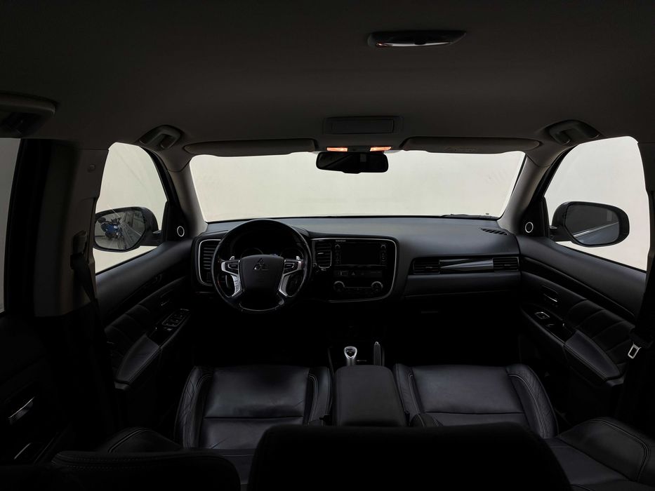 Mitsubishi / Outlander / 2.0 / 121CP / An 2016 / Euro 6 / Automată