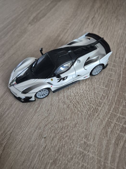 Shell Ferrari FXX-K Evo Bluetooth - Bburago Limited edition