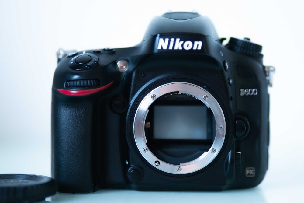 NIKON D600 FX Full Frame + Grip