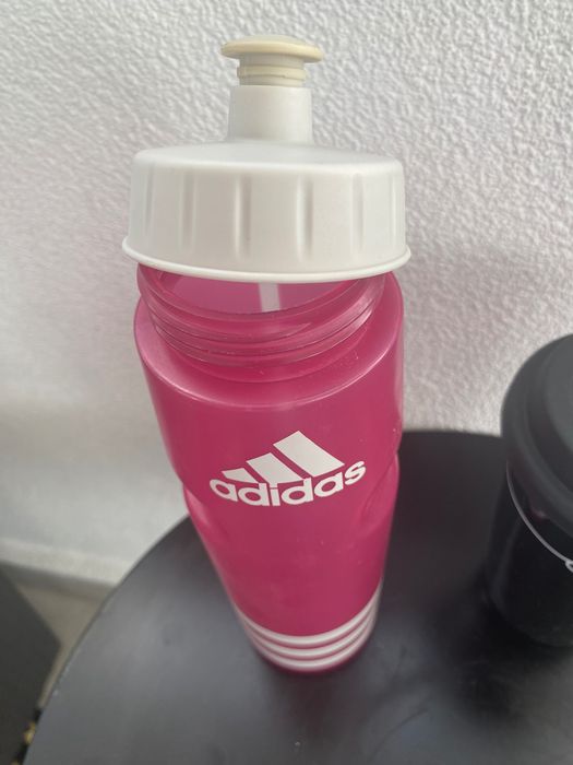 bidon apa Adidas, 500ml, roz si cana cafea negru, nou, 30lei/buc
