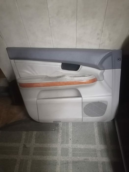 Продам дверные карты Лексус 330