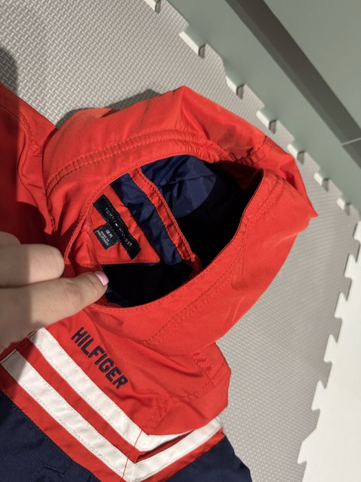 Geaca Tommy, in stare foarte buna