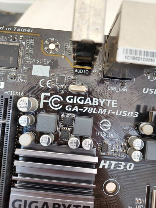 Placa de baza DDR3 socket AM3+