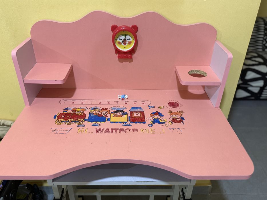 Birou pentru copii –reglabil pe inaltime