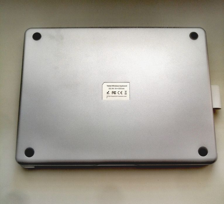 Чехол - клавиатура для IPad 10.9 и 11