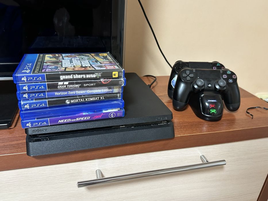 Playstation 4 slim