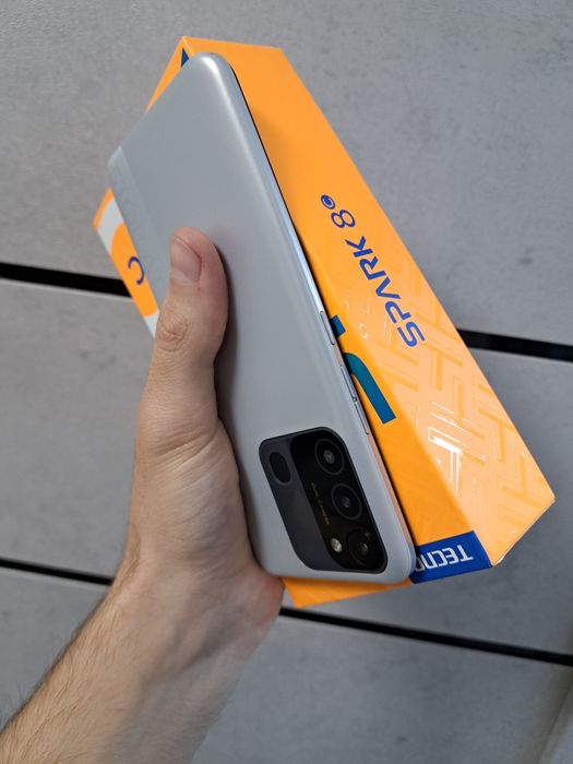 Tecno Spark 8c память 64gb очилмагян