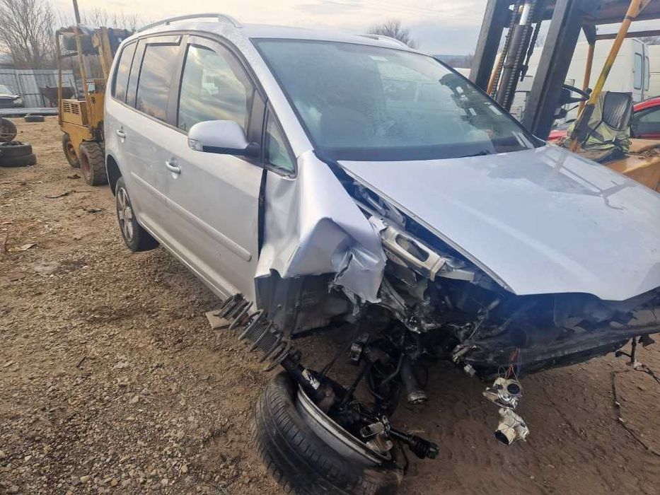 VW Touran 2.0тди 140 за части