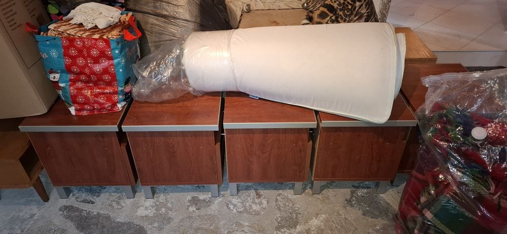 5 броя нощни шкафчета