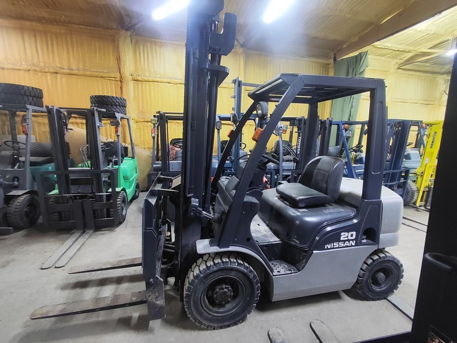 Вилочный погрузчик. Свежедоставлен из Японии