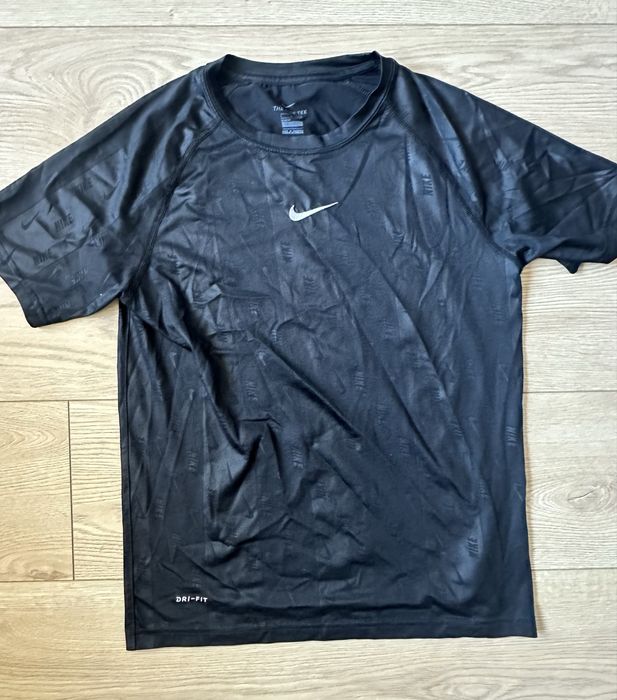 Nike Tech,Air Max, артикули