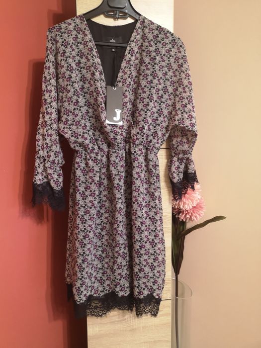 Страхотна нова рокля с етикет на Junona