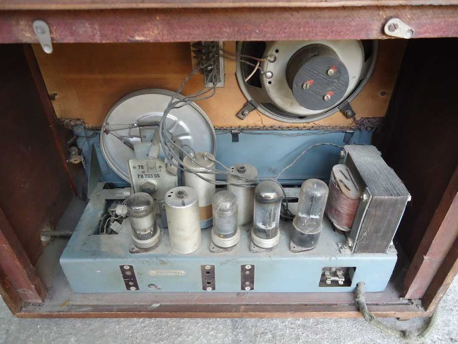 Ретро радиo "MAREK"