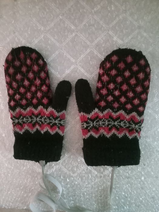 Варежки детские продам