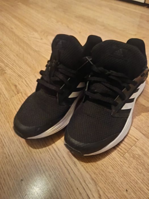 Адидас 39 номер и една трета