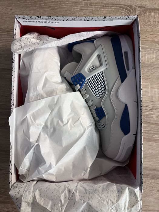 Jordan 4 blue
