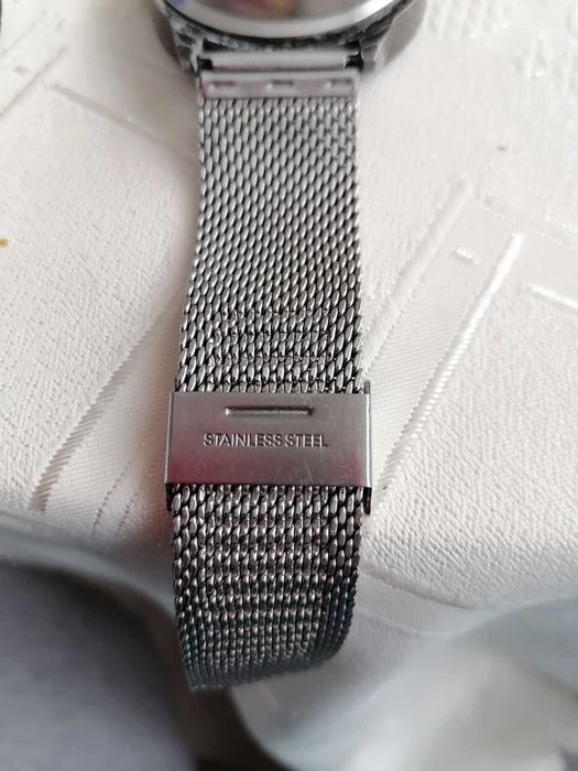 ръчен  часовник  цена  10 лв нов