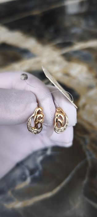 Продам золотые серьги с бриллиантами 585 проба