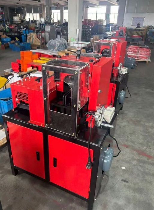 Masini pentru Cabluri automate dezizolat decojit deblancat cabluri cupru aluminium , de 2-12 cm, 220V, în stare nouă, gata de utilizare.