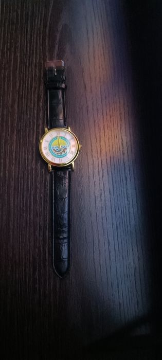 Продам часы кварцевые