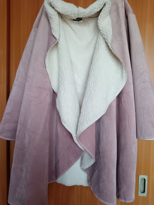 Vând Cardigan  Lung cu Blană Nou Mărimea L-XXL Italia