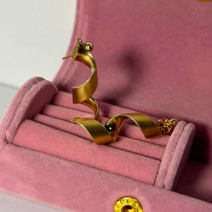 Cercei din Aur Galben 18K cu Design Spiralat Elegant