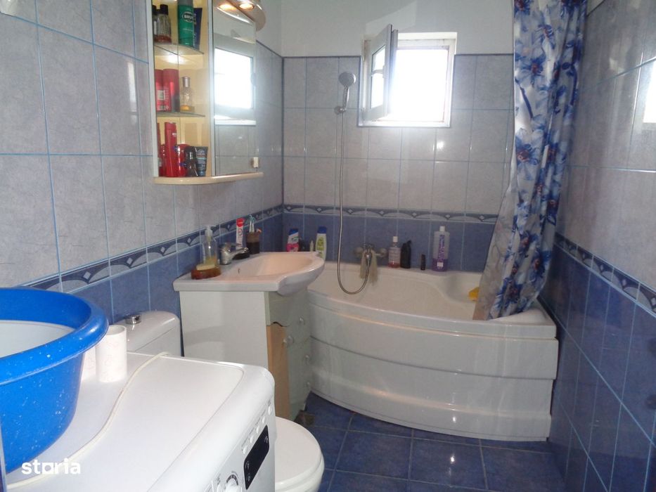 Apartament 2 camere, termoteca, geam la baie, bucatarie spatioasa — fotografia 3