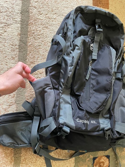 Туристическа раница 40L литра водоустойчива ергономична много джобове