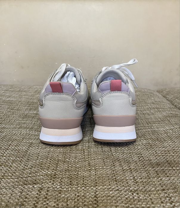 Шикарные кроссовки 36’5/37