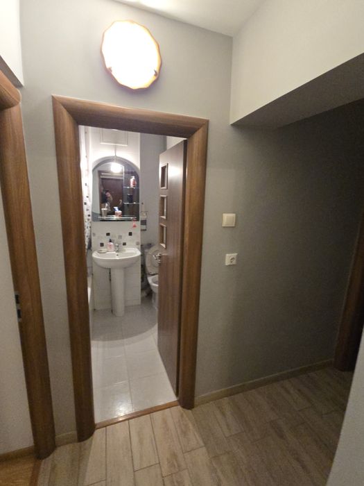 Apartament cu 3 camere de închiriat