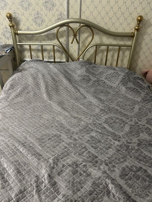 Продам 2-х спальную кровать