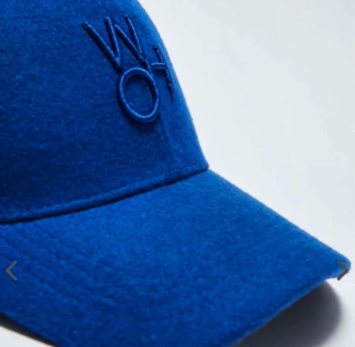 Шапка с козирка в 2 цвята