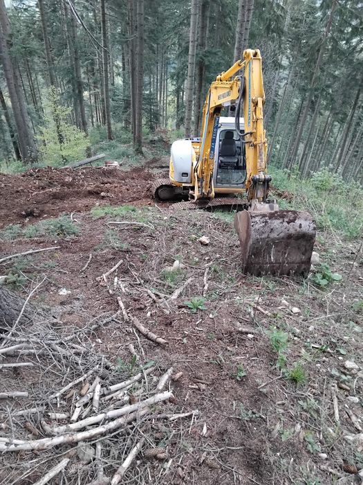 Închiriez excavator  Buldoexcavator