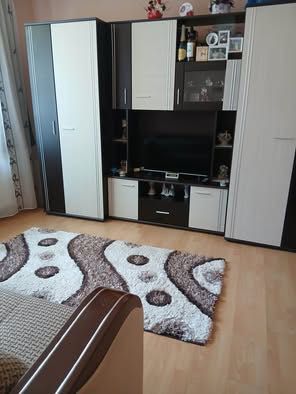 Vând apartament