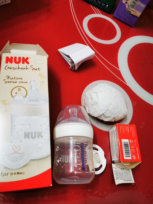 Vând diferite produse bebeluși, biberoane și pompa san