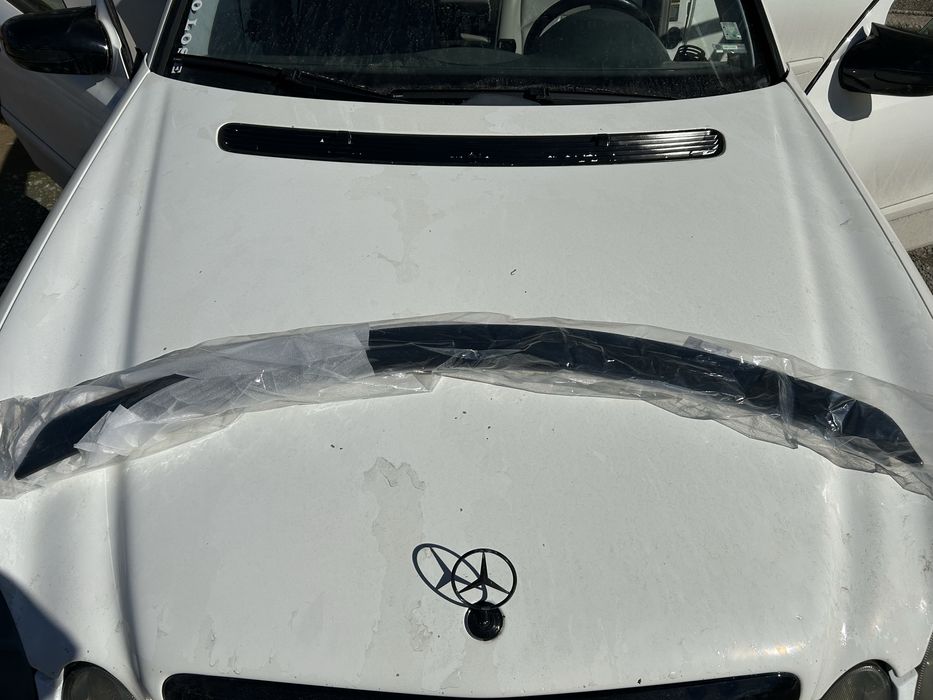 Чисто нов спойлер за w219