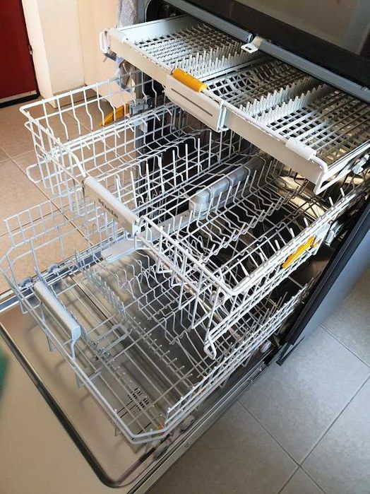 XXL Съдомиялна Miele - Auto Open - 14 Комплекта - Пълно Вграждане 60см